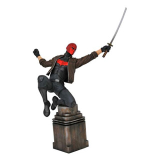 Diamond Select Toys DC Gallery: Comic Red Hood PVC Statue (NOV192327)