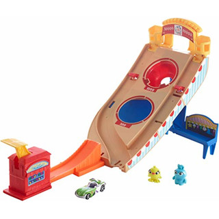 Mattel GCP24 - Disney - Toy Story - Hot Wheels - Rettungseinsatz Spielset mit Figuren, Buzz Lightyears Jahrmarkt