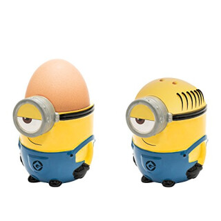 DESPICABLE ME MINIONS 93751 Eierbecher mit Salzstreuer in Keramik in Geschenkpackung, Blue/Yellow/Black, 7 x 7 x 9,5 cm