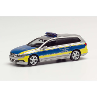herpa 095228 – VW Passat Variant „Ordnungsamt Aachen“, Modell Auto, Modellsammlung, Miniaturmodelle, Kleinmodell, Sammlerstück, Detailgetreu, Kunststoff, Mehrfarbig - Maßstab 1:87