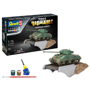 Revell 03299 First Diorama Set - Sherman Firefly originalgetreuer Modellbausatz für Fortgeschrittene, Starter Kit mit Basis-Zubehör, unlackiert