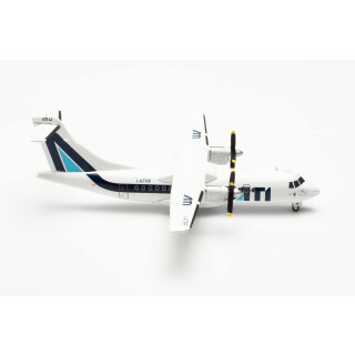 Herpa Modellflugzeug ATI Aero Trasporti Italiani ATR-42-300 Maßstab 1:200 - Modellbau Flugzeug, Flugzeugmodell für Sammler, Miniatur Deko, Flieger ohne Standfuß aus Metall, Weiß, Blau