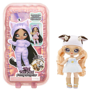 Na! Na! Na! Surprise Fuzzy Surprise Serie 1 - CORA Cowgirl - 18 cm posierbare Modepuppe - von Kühen inspiriert mit beflocktem Körper, Mütze, Brille, Outfit und Schuhen - Spielzeug für Kinder ab 4+