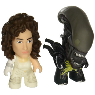 Alien Titans Ripley and Xenomorph 3-Inch Mini-Figure 2-Pack